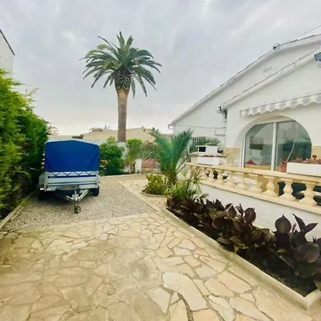 Casa 7 Montseny Holiday home Empuriabrava